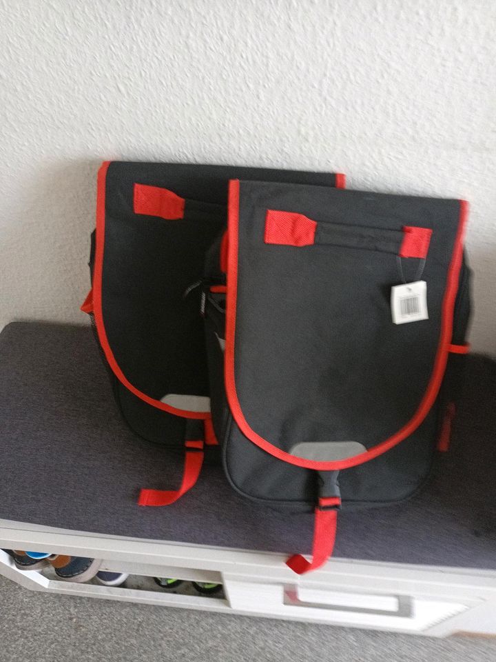 Fahrrad Seiten Taschen in Eschborn