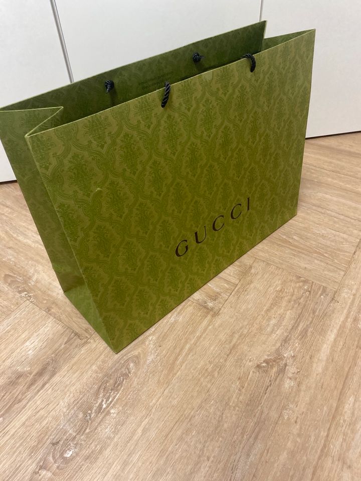 Gucci Tüte Bag Tasche grün Orginal groß in Bamberg