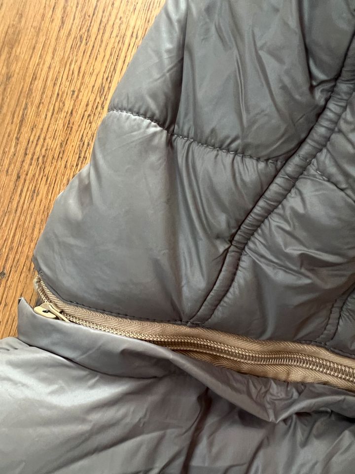 Designer Winterjacke von MONCLER Neupreis bei über 300€ in Köln