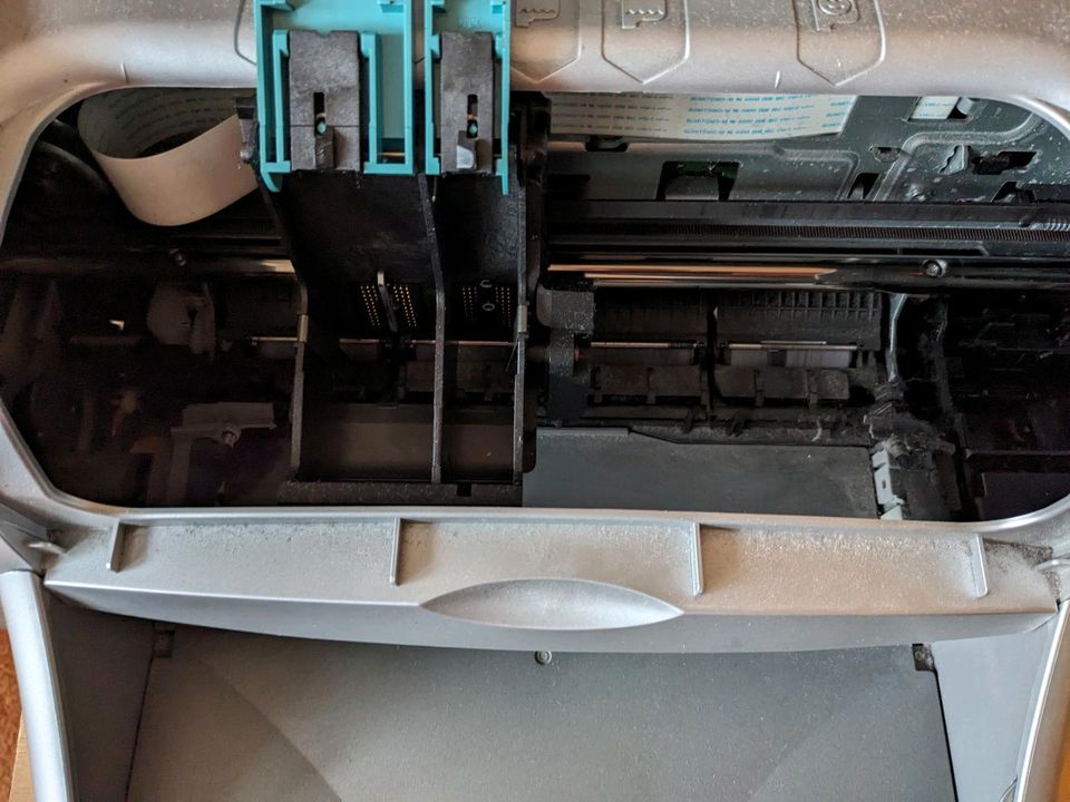 HP Deskjet 990C Tintenstrahldrucker, wirft schräg aus, Rest ok in Fulda