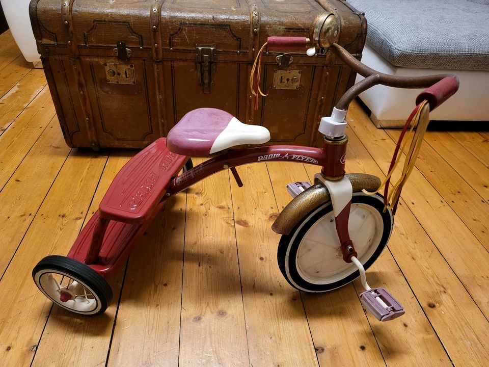 Vintage Dreirad Radio Flyer mit leichter  originaler Patin in Solingen