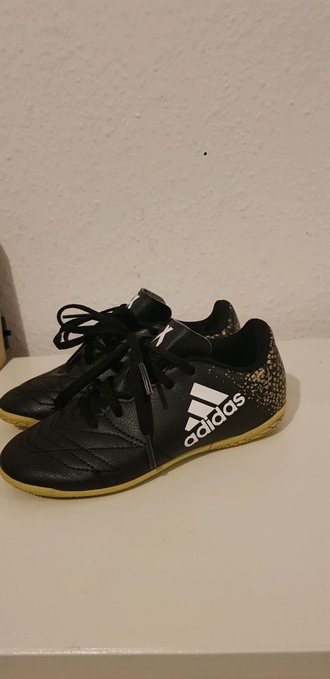 Fußballschuhe Adidas 30 in Essen