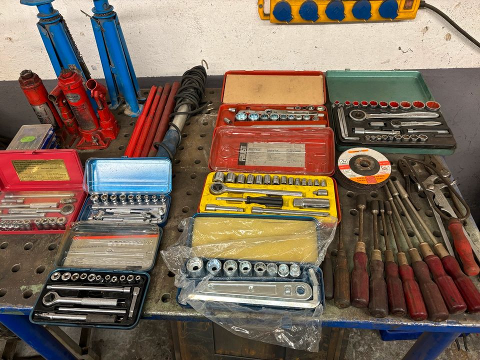Werkzeug aus Werkstatt in Solms