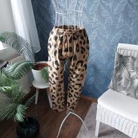 Joggpant im Leoprint mit goldenen Farbelementen Thüringen - Bad Sulza Vorschau