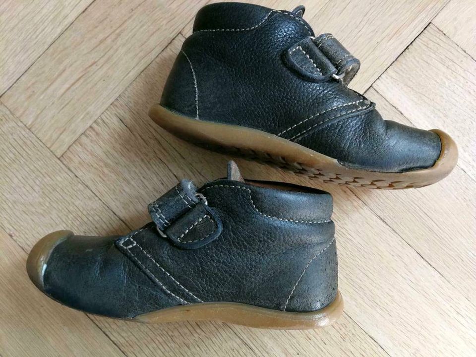 Kavat Halbschuhe mit Klett dunkelblau Gr. 25 in Berlin