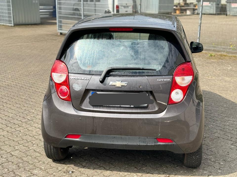 Chevrolet Spark 1.0 /TÜV/Leder/Klima/Funk ZV/EZ:2013/4-Türen/ in Stade