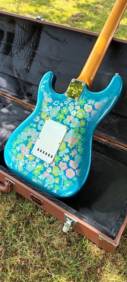 ☆☆☆ Fender Blue Floral Stratocaster / Japan (Flower,MIJ,Paisley) in Lehrte