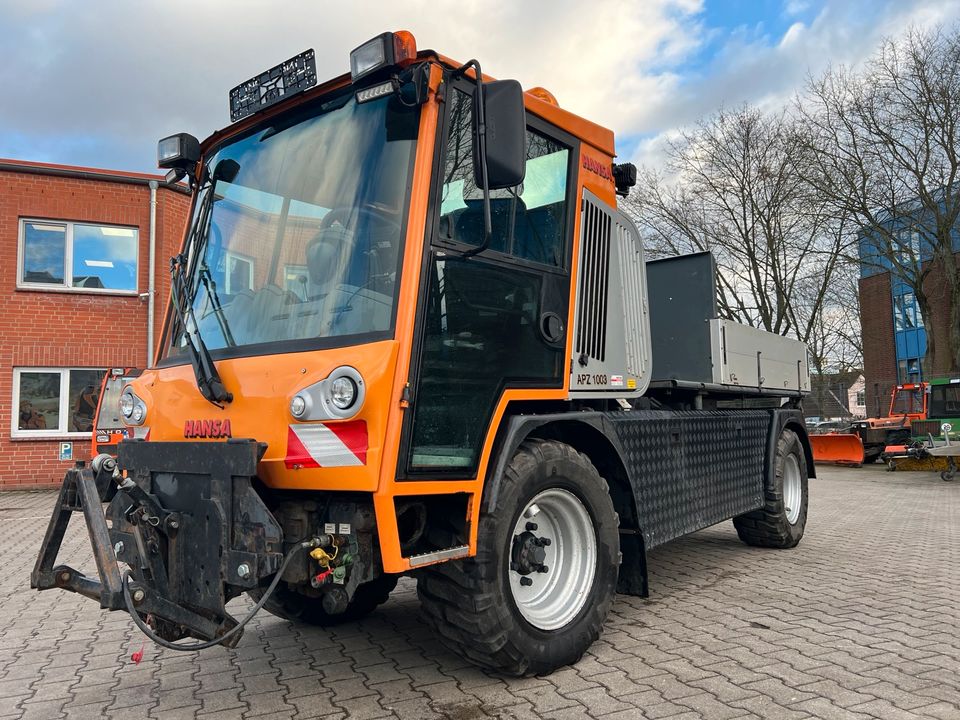 Hansa APZ 1003L Kommunalfahrzeug  Winterdienst Kehrmaschine in Hamburg