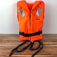 AWN Feststoff Rettungsweste 70-80 kg Schwimmweste mit Pfeife 100N Brandenburg - Havelsee Vorschau