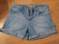 kurze Hose Jeansshorts Damen Größe 36 Amisu Sachsen-Anhalt - Halle Vorschau