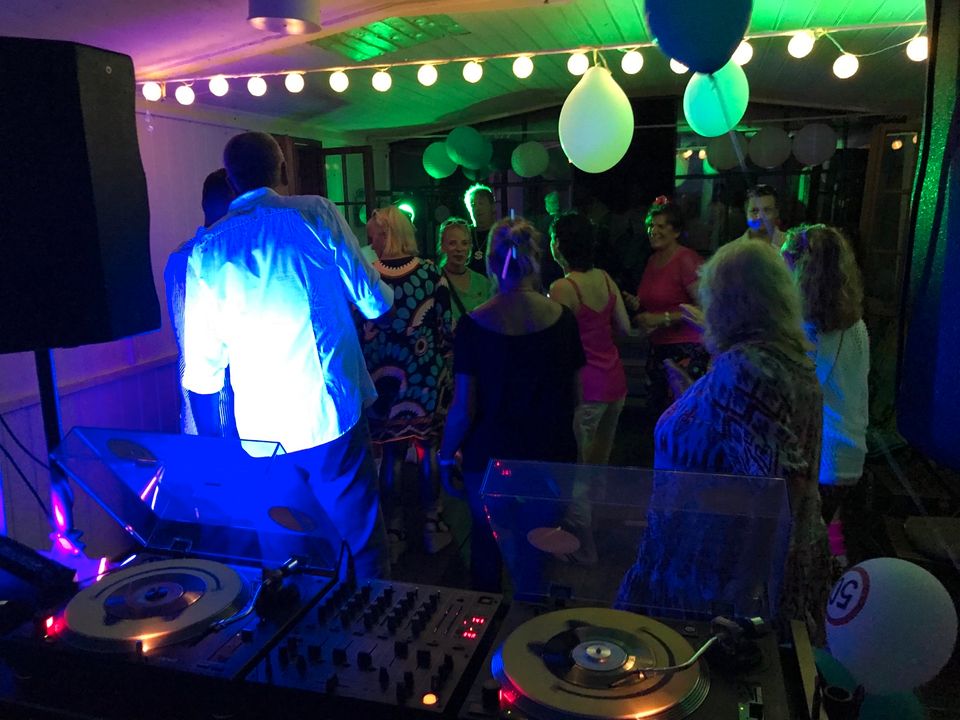 DJ gesucht? Event DJ für Geburtstage, Hochzeit, Firmenfeier ect. in Caputh