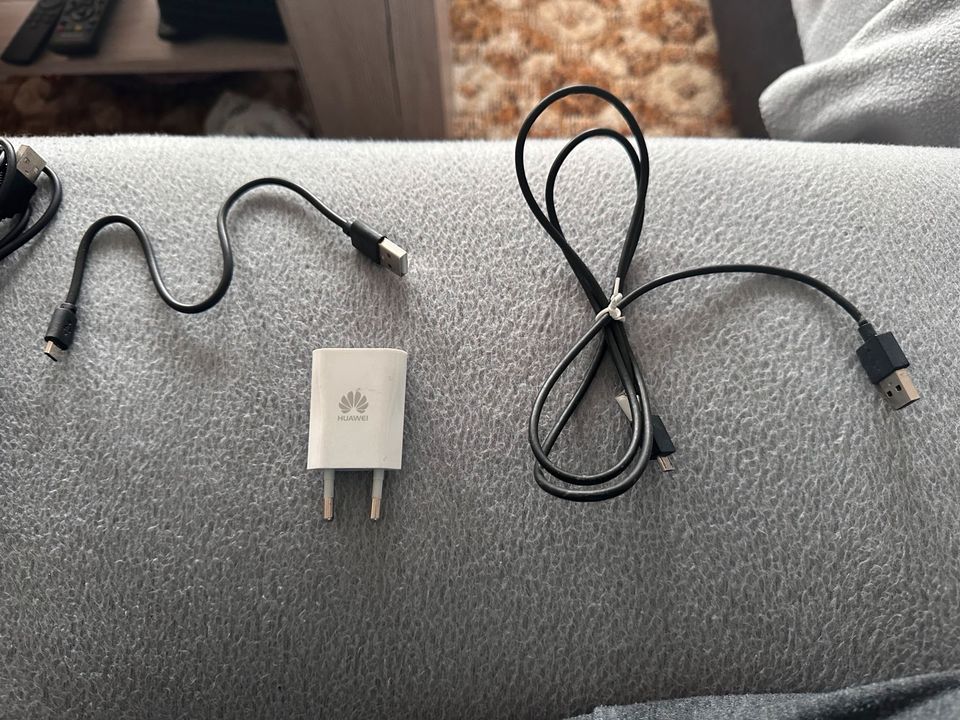 6 Mikro USB Ladekabel inkl. Huawei Adapter in Püttlingen