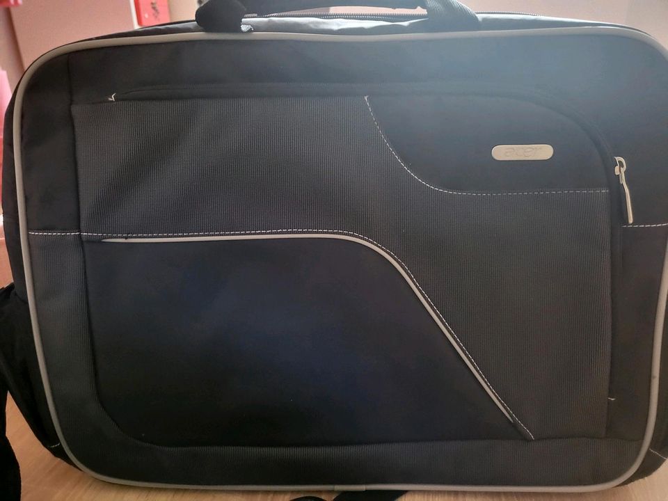 Acer Laptop Tasche schwarz schlicht schön in Neuss