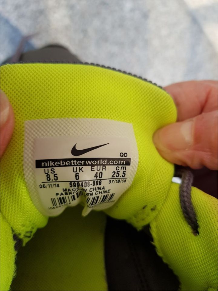 Nike Sport Schuh grau, Gr. 6 oder 39 in Felsberg