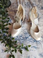 NEU! Tamaris Hochzeit Absatz Schuhe Riemchen Creme-Weiß schimmer München - Moosach Vorschau