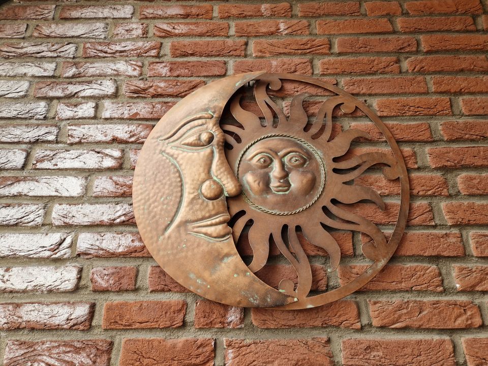 Wanddeko Ornament Sonne Mond 55cm Kupfer Skulptur Bild Garten in Bad Schwartau