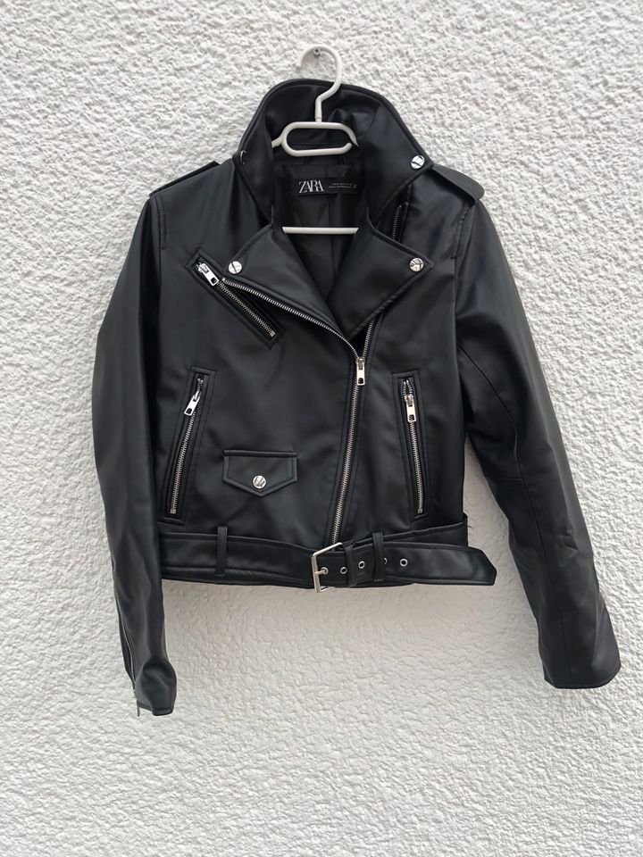 Damen Kunstleder Jacke ,ZARA ,M in Gudensberg