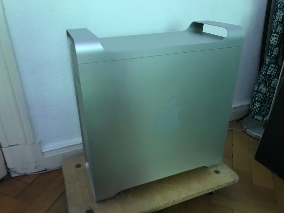 Apple Mac Pro 4.1 32GB DDR3 2 x Intel XEON 2.26 Quad Core in Berlin