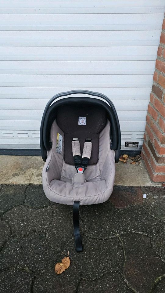 Peg Perego Babyschale + Isofix basis in Rostock