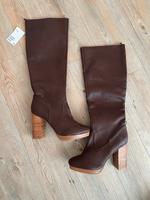 Braune Stiefel ungetragen Neu Gr.40 Nordrhein-Westfalen - Erwitte Vorschau