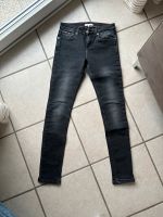 Tommy Hilfiger Jeans Gr. 164 schwarz Bayern - Erding Vorschau