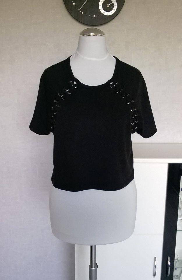 Shirt Crop Top Oberteil schwarz mit Schnürungen Gr XS Tally Weijl in Berlin