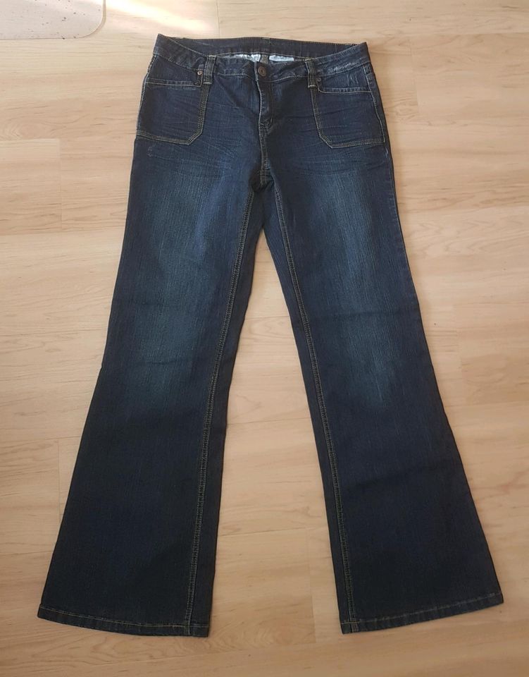 Yessica Stretch-Jeans, blau, Größe 42, neu in Ebersburg