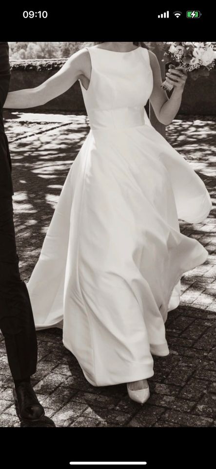 Elegantes Brautkleid mit tiefem Rücken - Ivory in Gerlingen