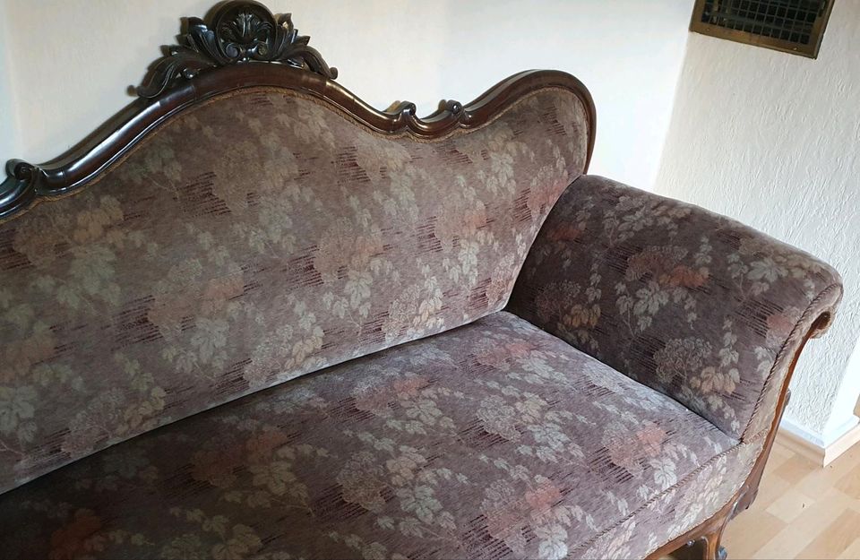 Gut erhaltenes Biedermeier Sofa - Originalzustand in Kronberg im Taunus