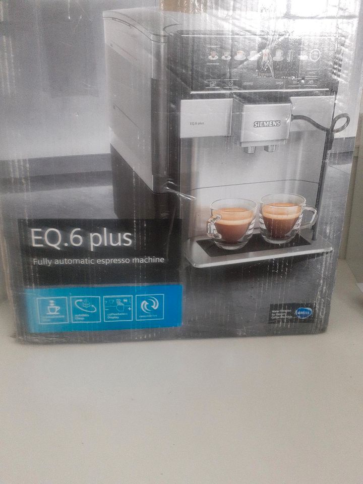 Siemens Kaffeevollautomat EQ.6 plus s700 NP 800,- in Hilden