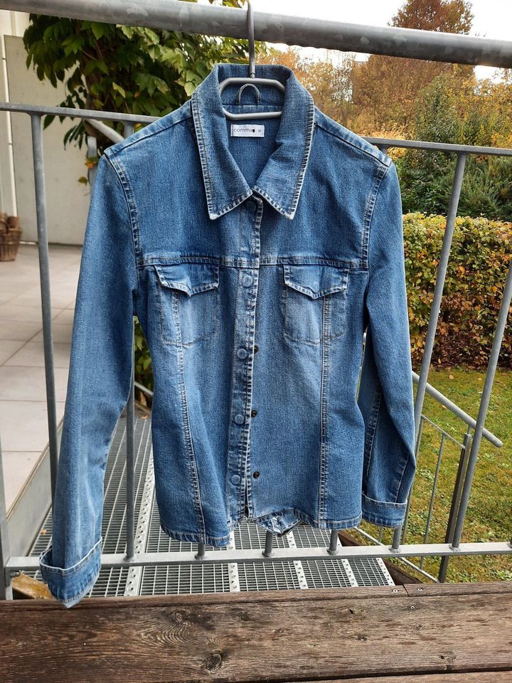 Jeansjacke Comma mit Elasthan Gr. 38/40 in Soyen