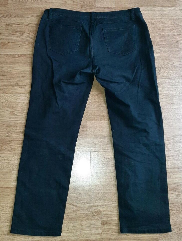 Schwarze Jeans B.P.C. Grösse 44 in Köln