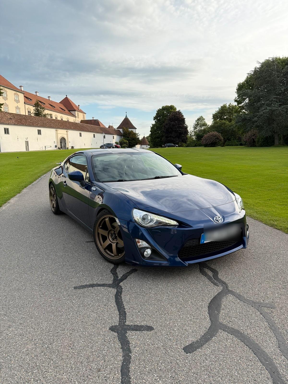 Abbildung des Autos Toyota GT86 mit JBL