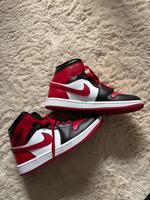 Air Jordan 1 Mid “Chicago Style” – Nur 1x getragen, Top Zustand! Niedersachsen - Bösel Vorschau