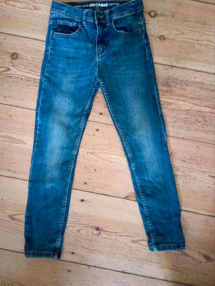 Jeans Junge von F&F Gr. 134 in Berlin