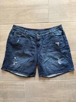 Yessica C&A kurze Shorts Jeans Hose Blau 48 kaum getragen Schleswig-Holstein - Pronstorf Vorschau
