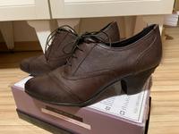 5TH AVENUE Schnür Pumps Leder Braun Gr. 41 NEU mit Karton Niedersachsen - Algermissen Vorschau