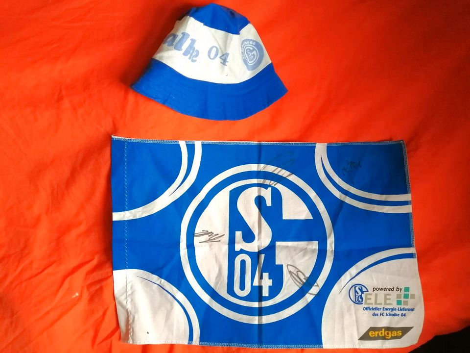 FC Schalke 04 Fischer Hut / Bucket Hat + Fahne org. 70ger in Stuttgart