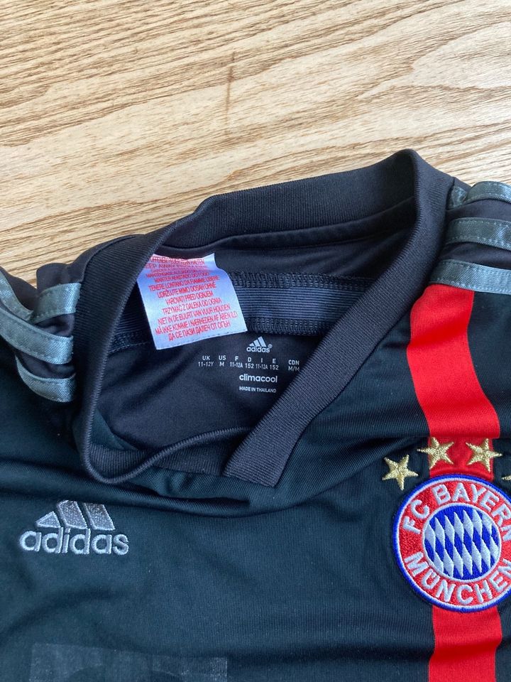 FC Bayern München Trikot Größe 152 schwarz adidas in Weil der Stadt