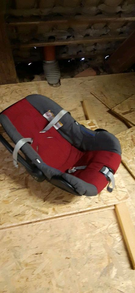 Babyschale, Kindersitz Maxi Cosi in Gaußig