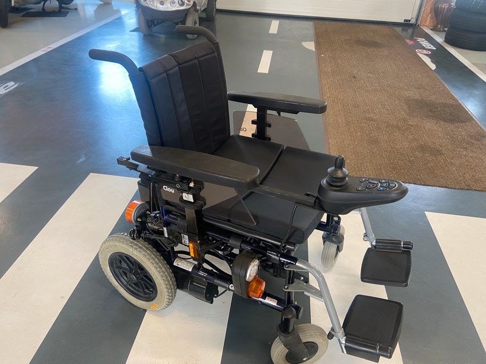 Rentner Rollstuhl elektro Scooter in Schemmerhofen