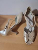 Tanzschuhe Diamant Größe 6, Perlmutt Absatzhöhe 6cm Baden-Württemberg - Altdorf Nürtingen Vorschau