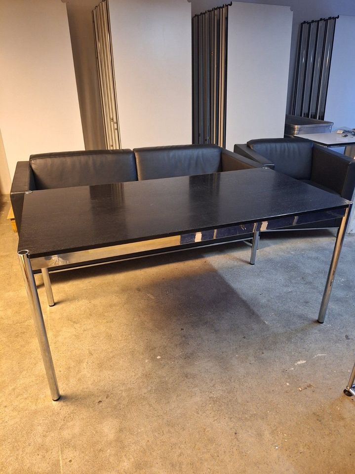 USM Haller Schreibtisch 150 x 75 cm - schwarz in Hamburg