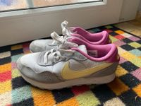 Nike Turnschuhe Sneaker md valiant 36,5 sehr guter Zustand Nordrhein-Westfalen - Sankt Augustin Vorschau