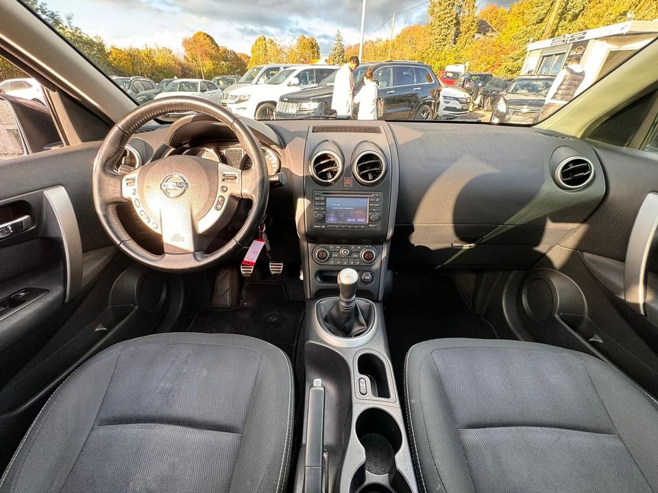 Nissan Qashqai 1.5 dCi DPF. Panorama*Navi*Kamera* in Merzig