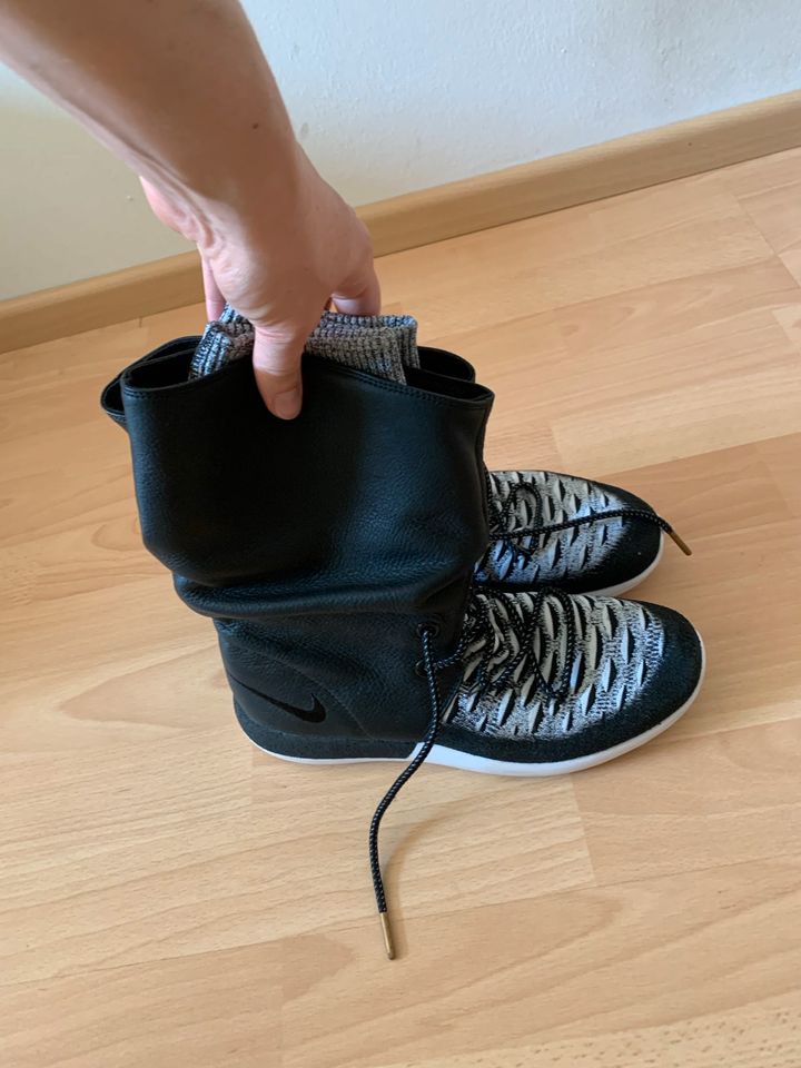 Schuhe, Stiefel, Nike Größe 40 in München