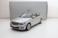 Autoart Mercedes-Benz C-Klasse Limousine W204 1:18 Modellauto OVP Bayern - Loiching Vorschau