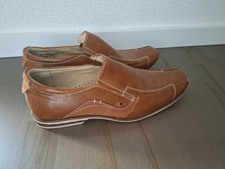 Herren Leder Schuhe gr 42, braun in Münchberg