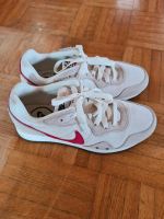 Nike Sneaker Damen Größe 37,5 München - Maxvorstadt Vorschau