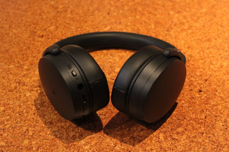 Sennheiser - kabelloser Kopfhörer HD 450BT - faltbar inkl. Tasche in Handeloh